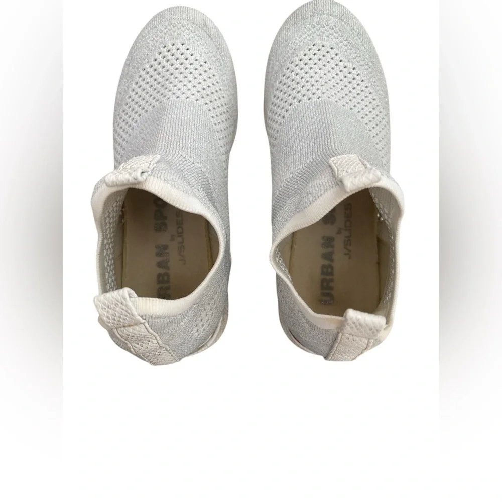 J Slides upper flexible